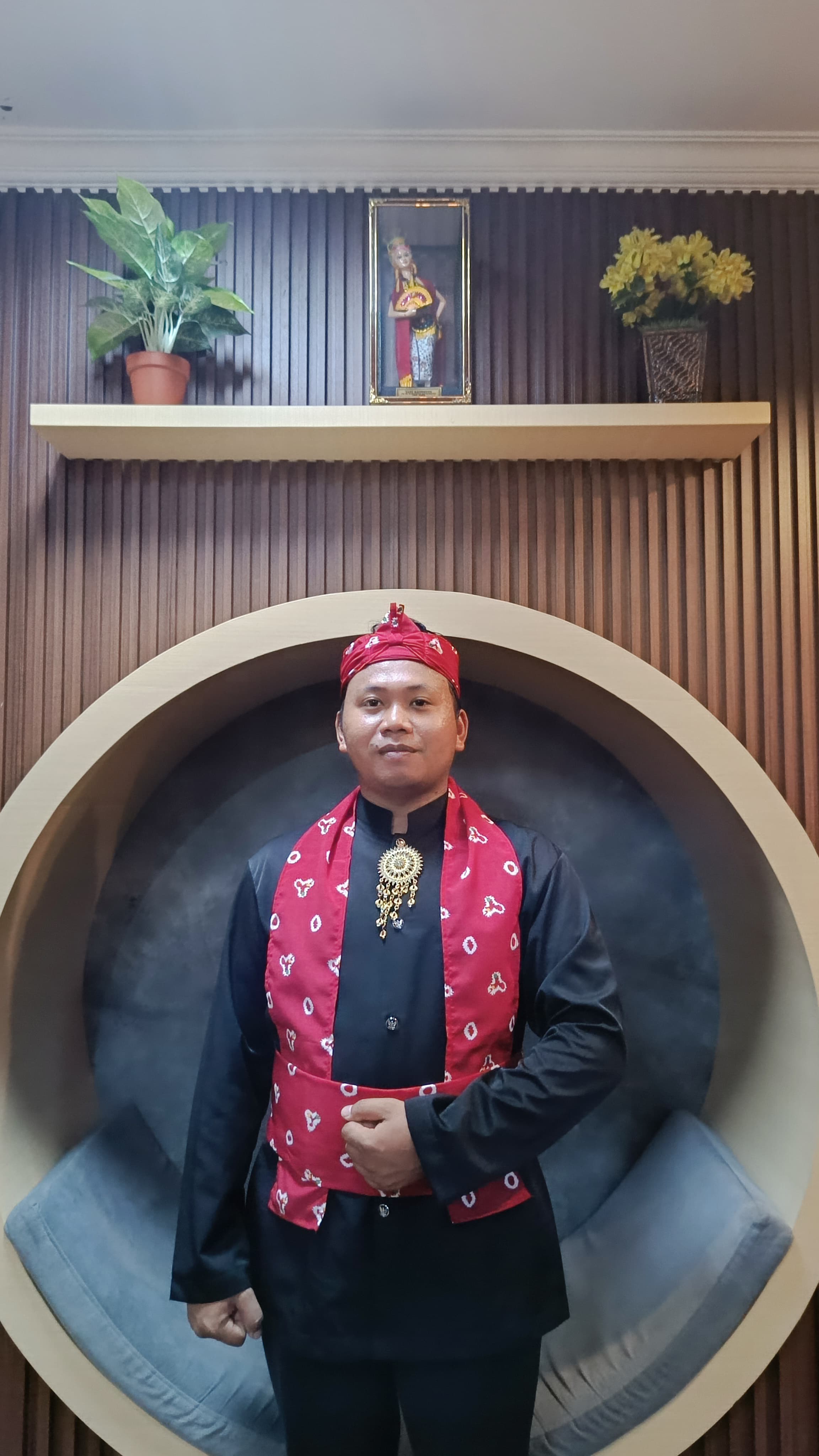 Arif Mustakim, Guru Geografi SMAN 2 Blitar